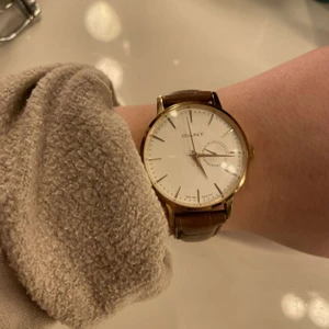 Klocka - Säljer denna fina gant klocka, är i mycket fint skick! Ända är att batteriet är slut (nytt kostar runt 120kr)