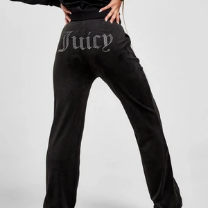 Juicy Coutore byxor - Säljer då dom inte passade på mig. Storlek xs Nypris 780:- Möts upp i Stockholm