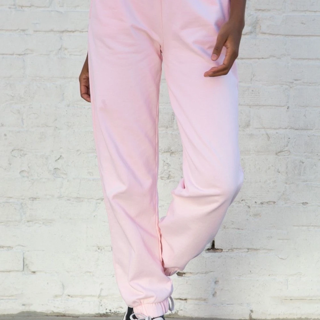 Brandy Melville Rosa Sweatpants