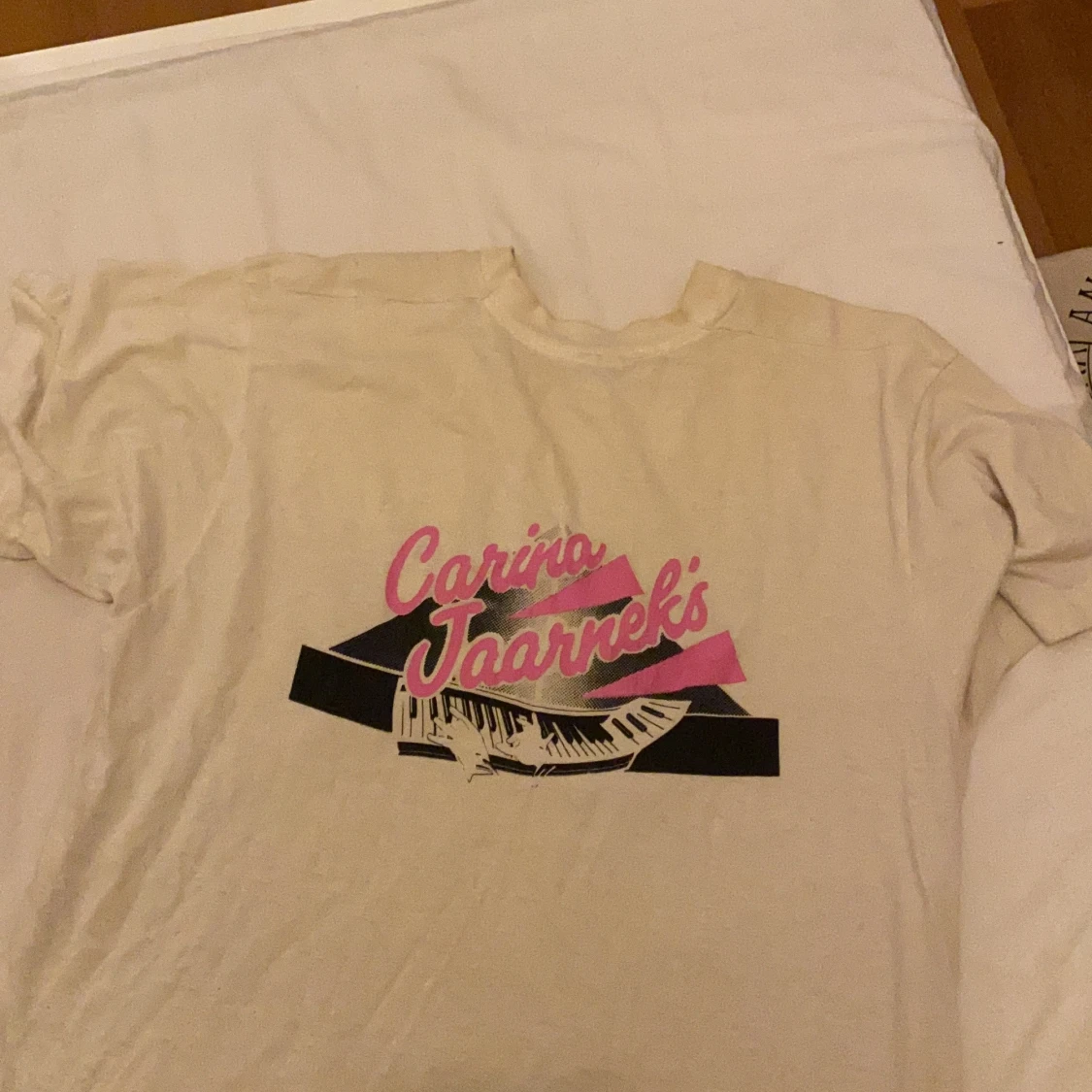 Oversized T-shirt med tryck på baksidan