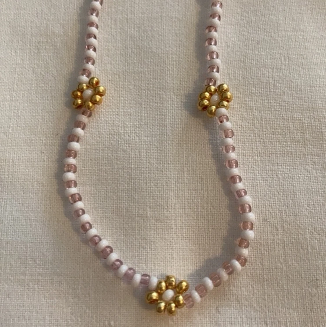 Halsband blommor - 90