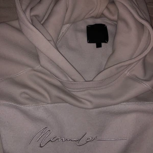 Hoodie - Cool Mennace Hoodie från Zalando stl M. Knappt använd pga för liten storlek. Nypris 350 kr.