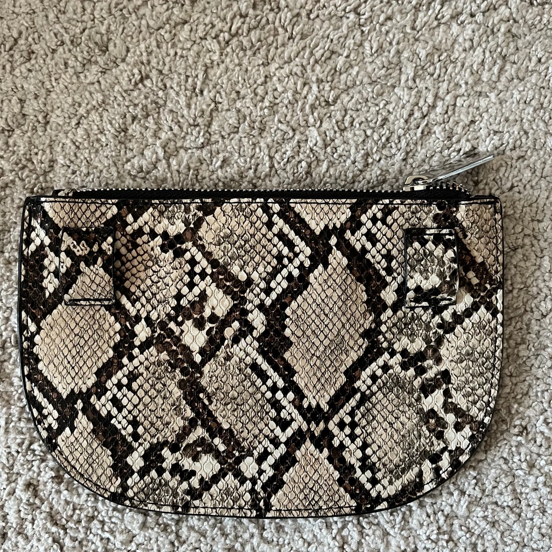 Clutch i ormskinn från Zara - 90