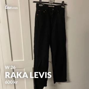 Levis - Raka Levis jeans. W26, nypris 1100