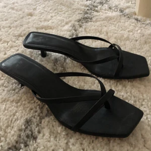 Klack skor  - Säljer dessa ur snygga klackar i storlek 39! Använda en gång så de är i bra skick!💓