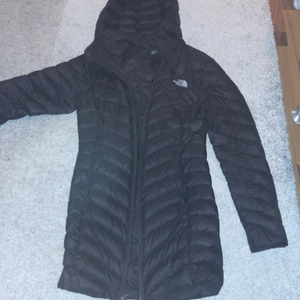 The North Face jacka - Jacka från north face, fint skick knappt använd. Köpt för 2900kr