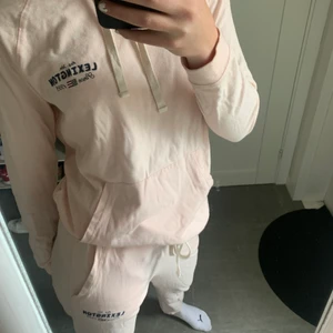 Lexington mjukisset  - Ett jätte skönt ljusrosa mjukis set från lexington. Användt fåtal ggr.