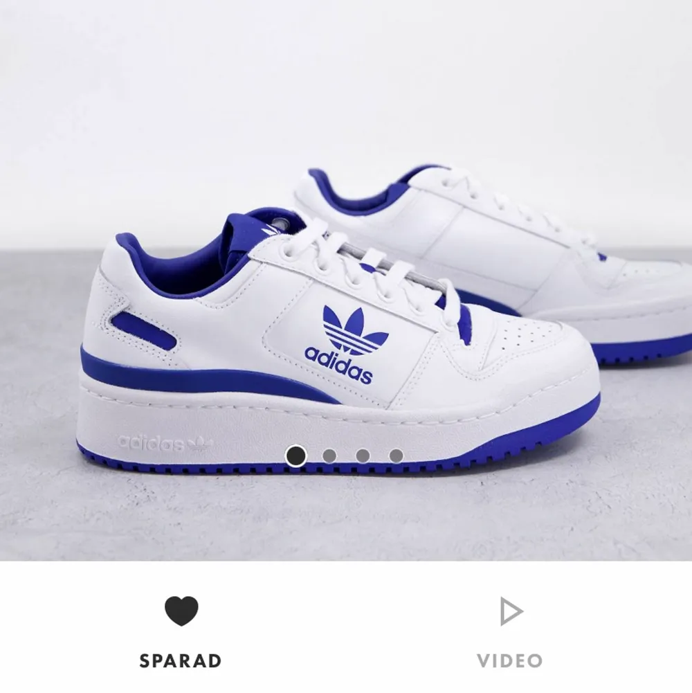 Helt nya oanvända adidas skor, skulla skickas tillbaka men det gick för lång tid så nu försöker jag sälja dom här istället!. Skor.