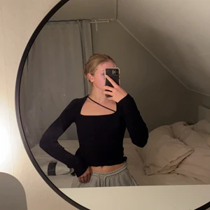 NA-KD långärmad topp - Aldrig använd så är i gott skick. Långa ärmar och normallängd<3