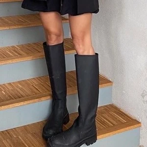 Zara boots - Säljer mina zara boots som endast är använda en gång. Storlek 38⚡️⚡️⚡️