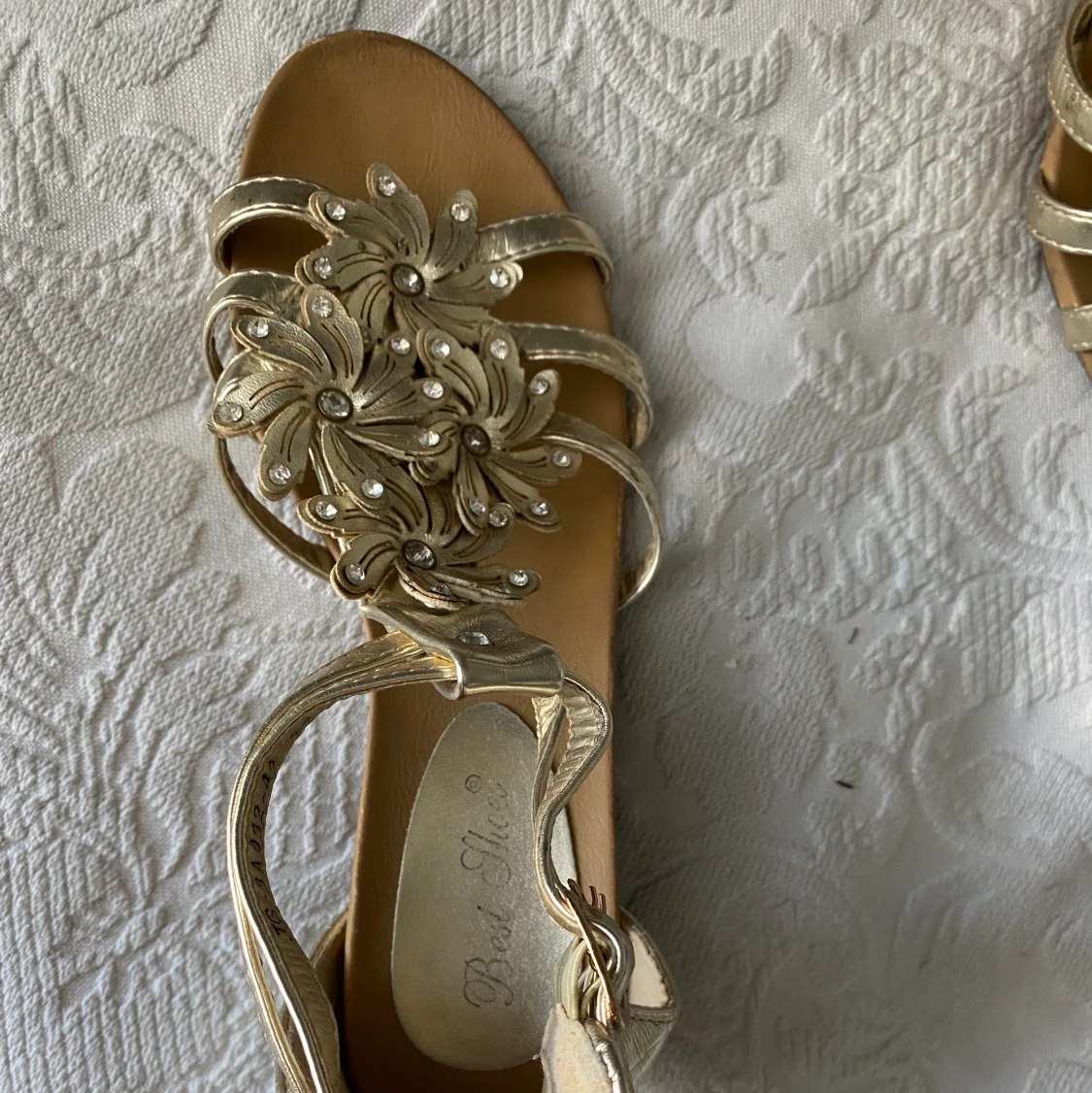 Guldiga klackskor  - 91