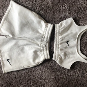 nike set - !!! LÄGGER UPP IGEN PGA OSERIÖS KÖPARE !!!        säljer detta superfina nike setet. aldrig använt och superfint nu till sommaren (bud 710) 🌸🌸