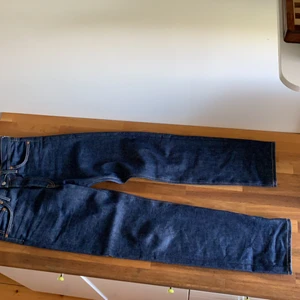 Acne blå konst mörk blå  - Använda få gånger mycket bra skick 