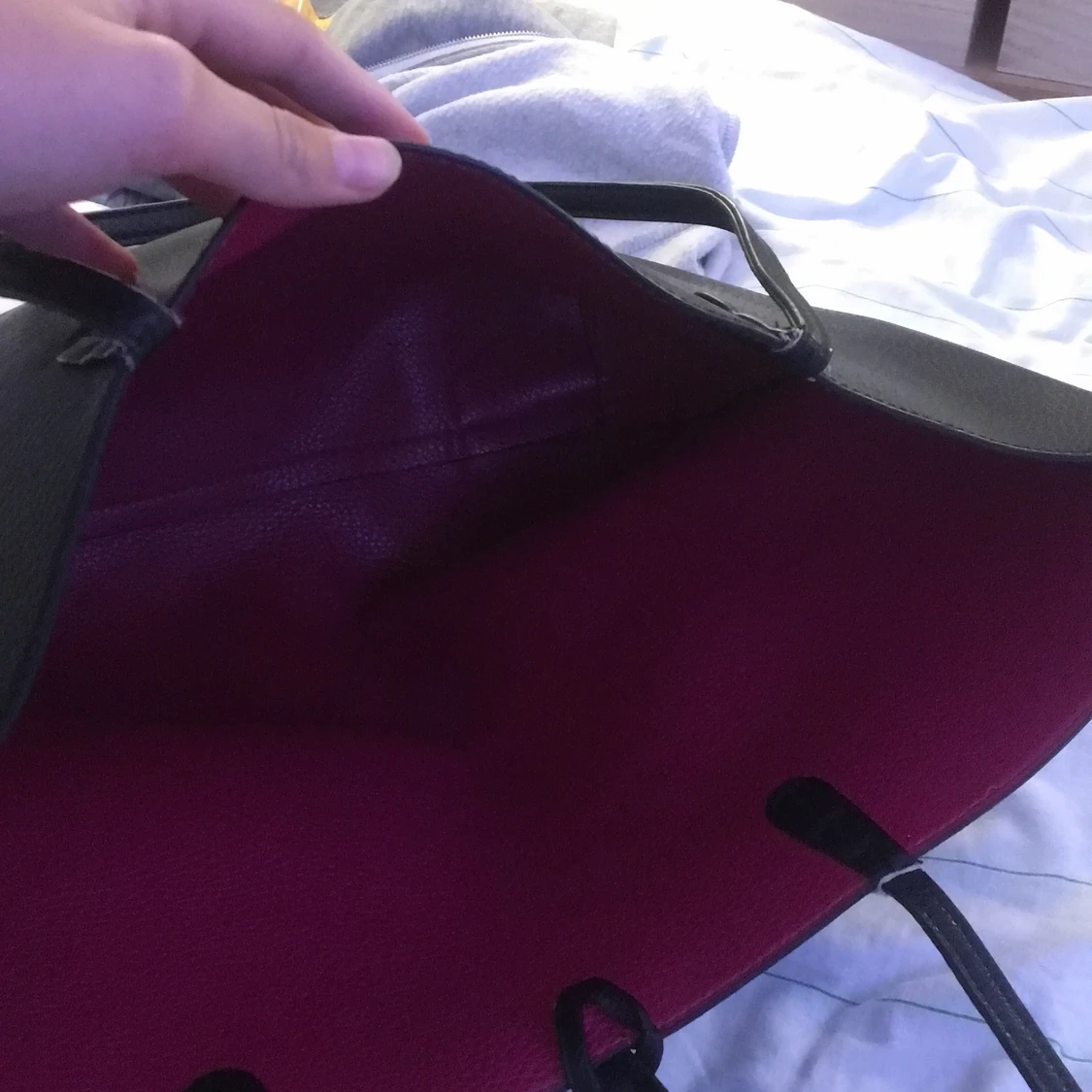 Svart läderhandväska  - 91