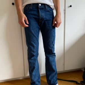 Levis 501  - Fint skick, inga tecken på användning👖 skriv för fler bilder