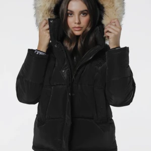 SIKSILK Vinter jacka  - Har köpt för700kr men säljer för 460kr+frakt❤️ 