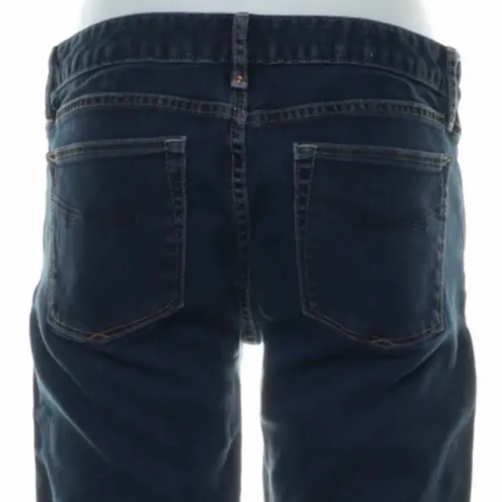 Assnygga gap jeans i w 29 !! passar nog en upp till ca 165 ! Har inga bilder på för de passar inte i längden. Men kan skicka mått !! ❤️  buda . Jeans & Byxor.