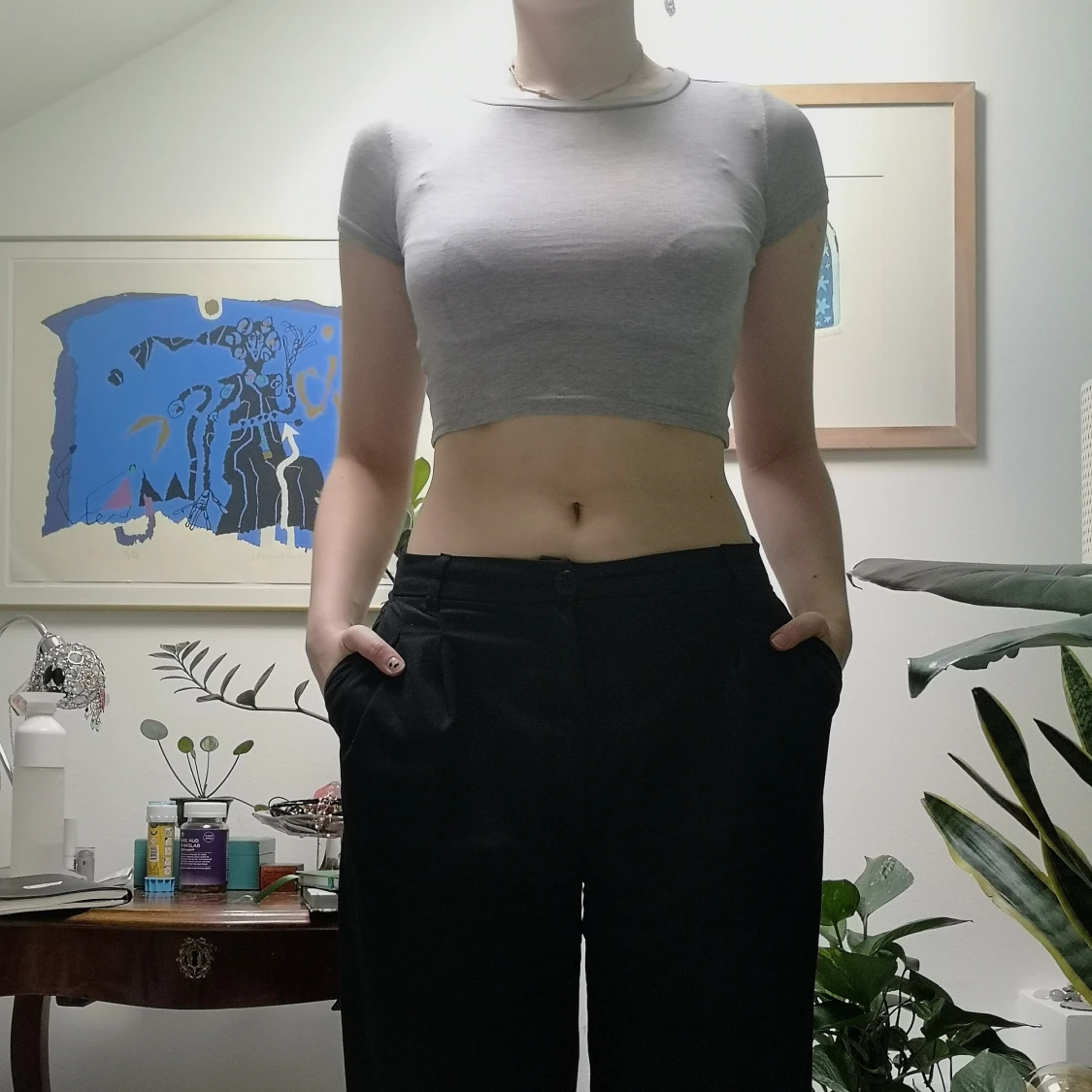 Grå crop top