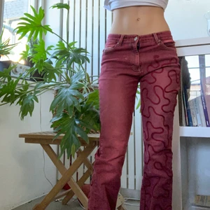 Jeans - Skitcoolq jeans köpta på humana men som tyvärr aldrig kommer till användning, dom sitter bra på mig som brukar ha xs-s i jeans. Kontakta mig för mer information, svarar gärna på frågor❤️