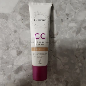 Lumene CC cream färg: medium - Lumene CC cream färg: medium. Använt 3ggr. 