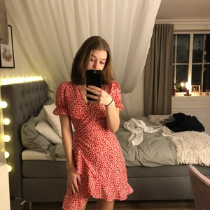 Klänning storlek xs  - Väldigt fin klänning från chiquelle, använd fåtal gånger men i mycket bra skick. Säljer den då den blivit lite liten för mig.