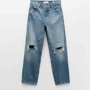 Zara jeans st 44 - Högmidjade jeans från Zara storlek 44 men små i storleken, skulle passa en 42:a. Helt nya endast provade! Midjemått ca 82-84