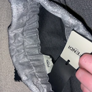 Fendi shorts - Helt oanvända FENDI shorts i storlek 146/152! 