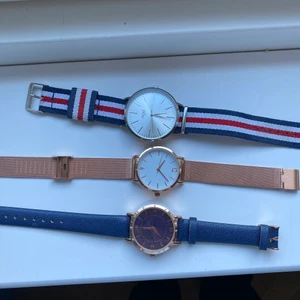 Klockor - Den randiga är lite använd, de andra på oanvända. 40kr styck + frakt. Alla för 100kr + frakt.