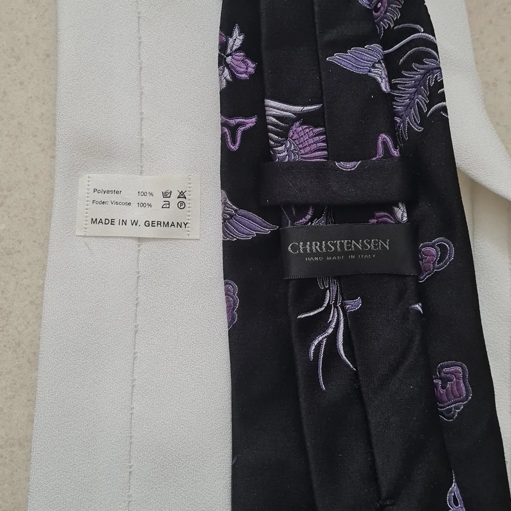 jättefina slipsar! båda för 20kr + frakt <3. Accessoarer.