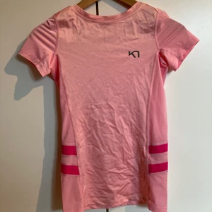 Träningströja - Helt oanvänd och jättefin träningströja i kompressionsmaterial