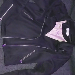 Biker jacka  - Köp på only för ca 600kr. Används endast 3ggr. Skriv för mer bilder, köparen står för frakten!! Lägg ett bud, börjar på 150kr!!🌸