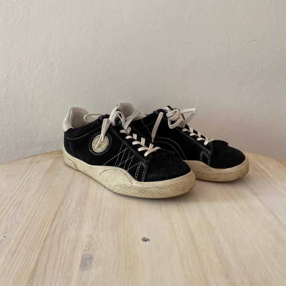 Eytys Wave Sneakers. Storlek: EU 42/US 9. Material: Mocka. Con: 7/10. Skor.
