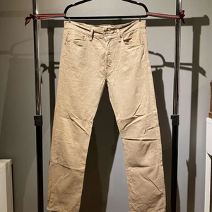 Levis 501 vintage jeans  - Vi säljer dessa levis jeans som är i riktigt bra skick, cond 9/10