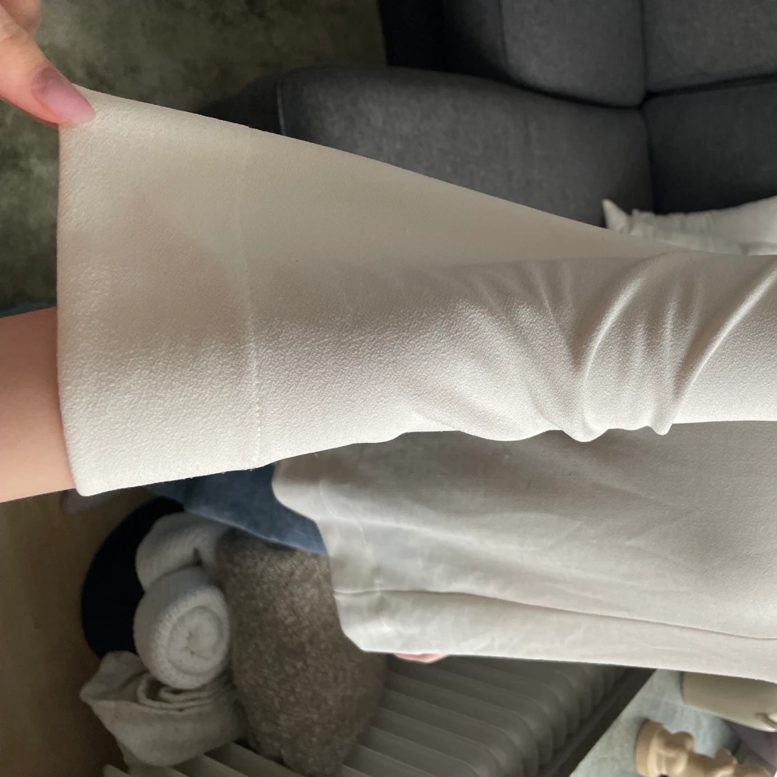 Långärmad vit blus/tröja - 90