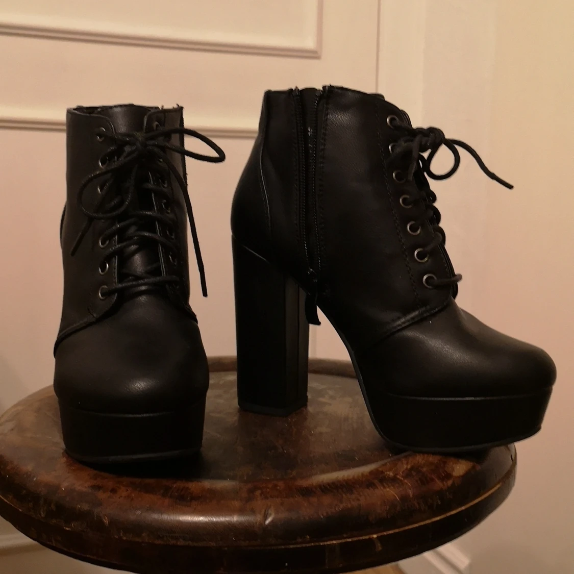 Skor, platå och hög klack  - 90