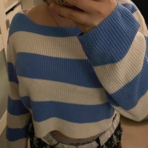 Randig tröja  - Jättefin randig tröja från hm, köpare står för frakt