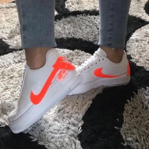 Nike air force, aldrig använda - Storlek 36,5 men passar 37 också. Aldrig använda.