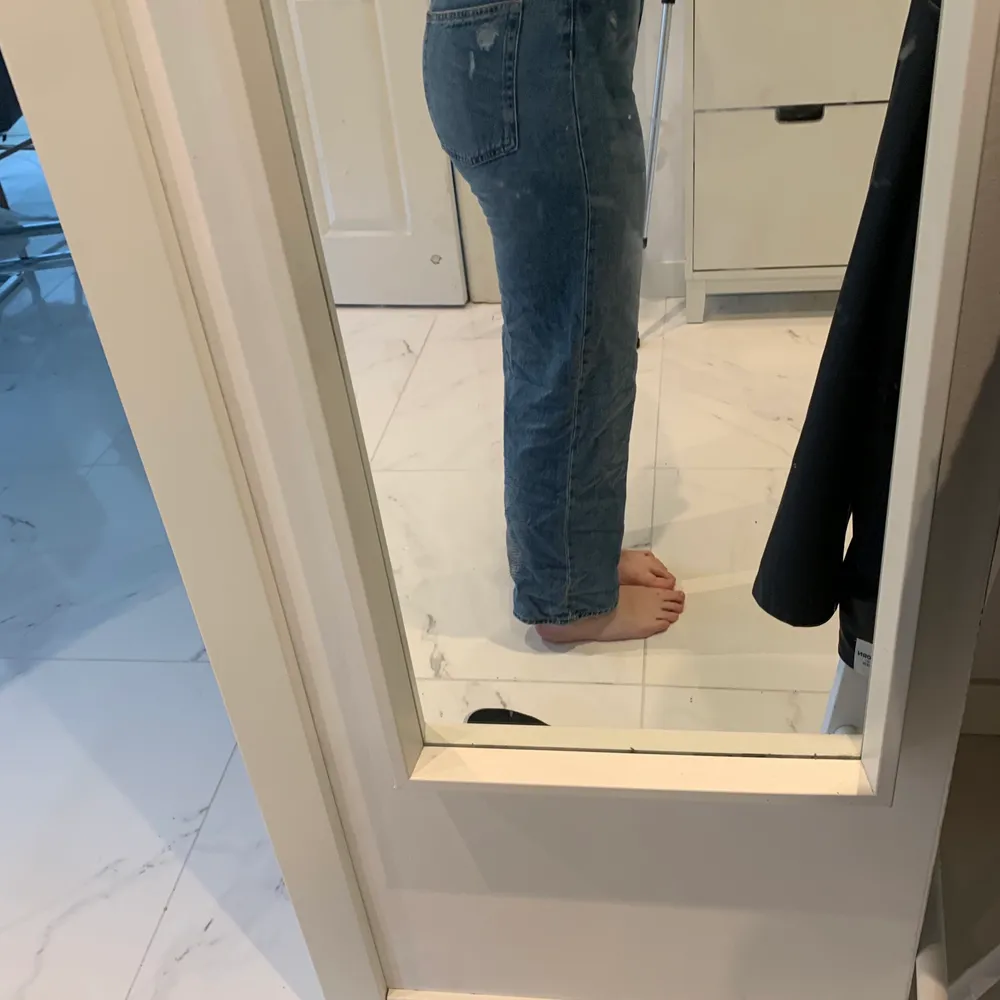 Visa jeans ifrån hm i strl 40. Kommer inte till användning. Frakt tillkommer. Jeans & Byxor.