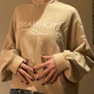 Tröja från h&m - Säljer min jättesköna tröja från h&m. Storlek S. Köparen står för frakt.💓