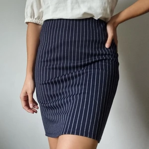 Randig pennkjol, Bondelid (strl XS) - Randig pennkjol från Bondelid i storlek XS (passform XS/S). Aldrig använd, prislapp finns kvar!