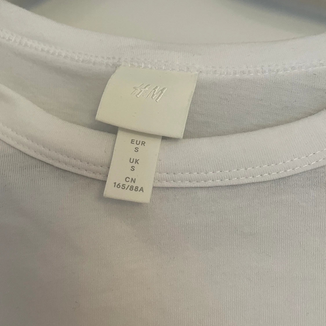 BLUS/T-SHIRT FRÅN HM - 90