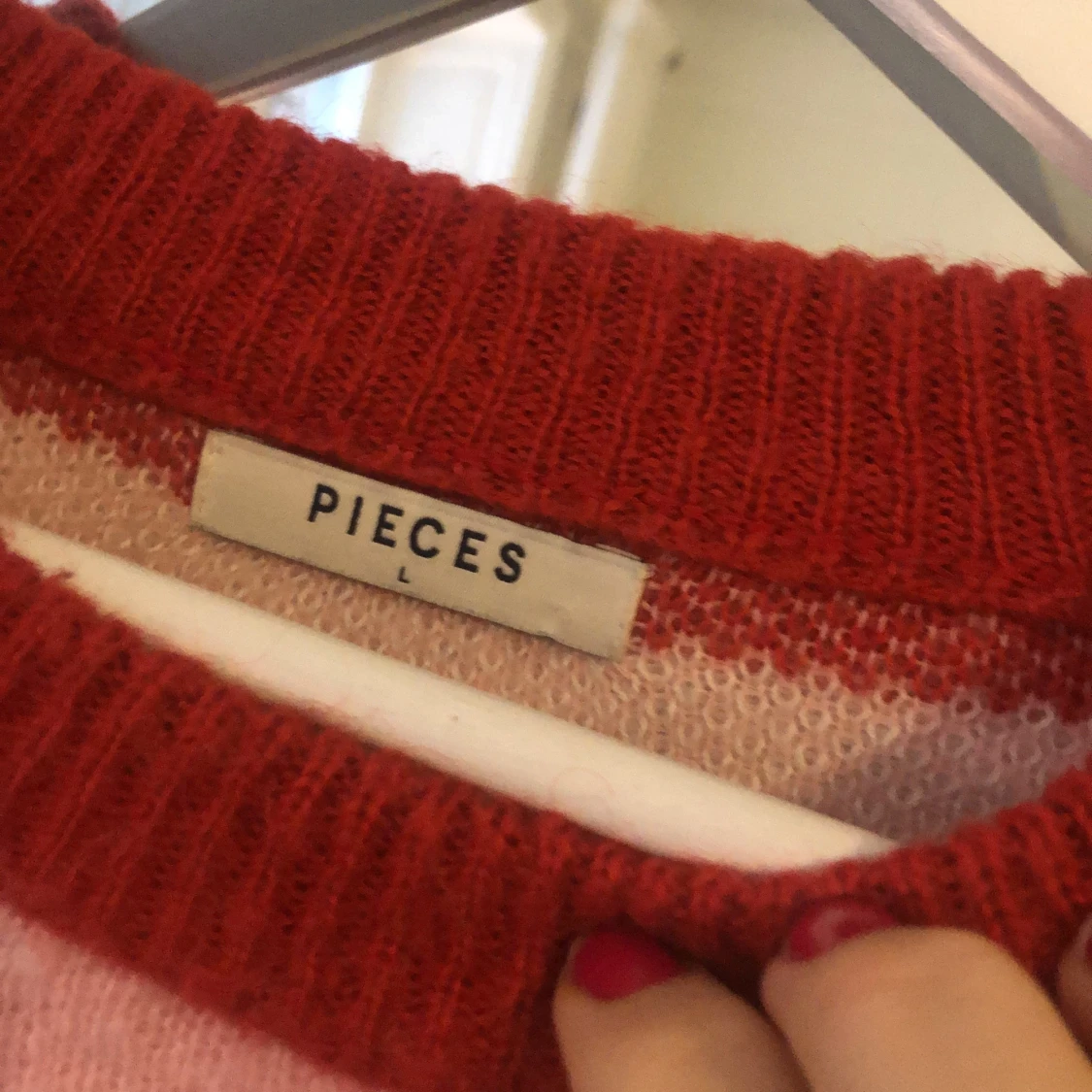 Rosa röd stickad tröja från Pieces - 90