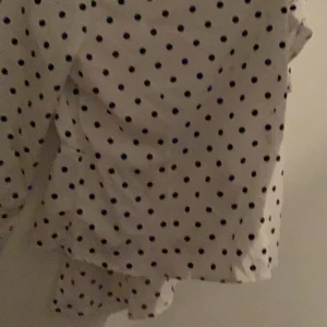 Festtopp - Säljer den perfekta fest toppen nu till vintern, knappt använd. Frakt ingår ej, kan gå ned i pris vid snabb affär