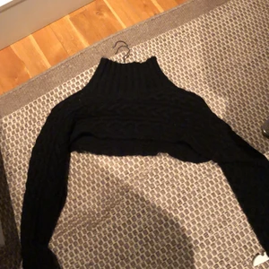 Zara topp - Super kort polo tröja snyggt med linne under 