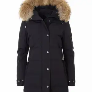 Hej säljer min jacka som inte kommit till användning på ungefär 2 år, använd endast en vinter, ny pris 5290! Kontakta mig ifall ni vill se bild på den!