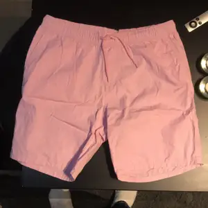 Rosa chinos shorts från hm storlek M