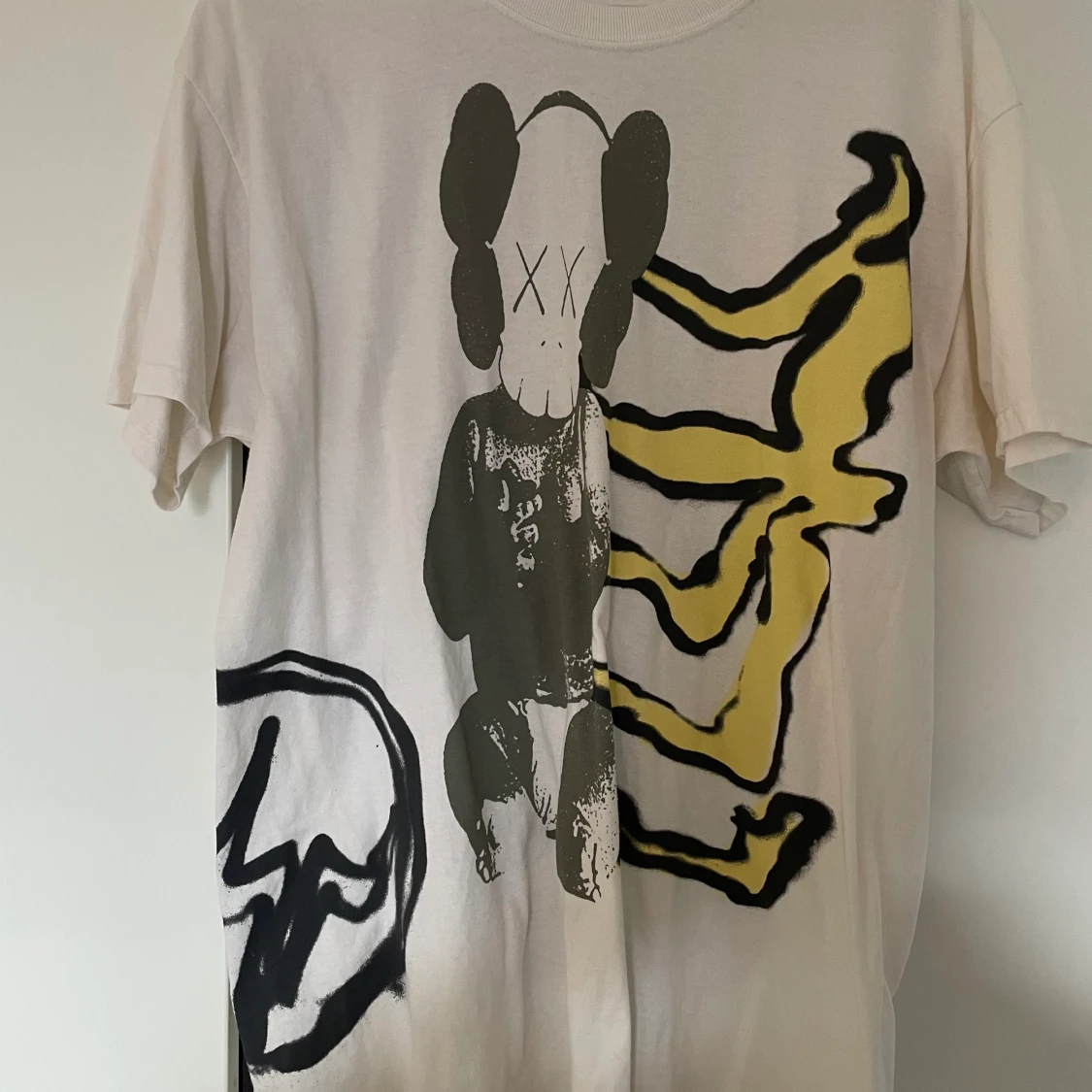 TRAVIS/KAWS/FRAGMENT TEE
