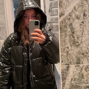 Weekday jacka  - Slutsåld Weekday jacka storlek M, jag brukar bära storlek S och är 161cm, den är lite stor på mig men de funkar