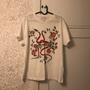 Grafisk tisha från Carlings! - Snygg grafisk tisha från Carlings! 