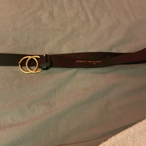 Lindex - Den är från Lindex. Men lite repig på den men det syns inte! 